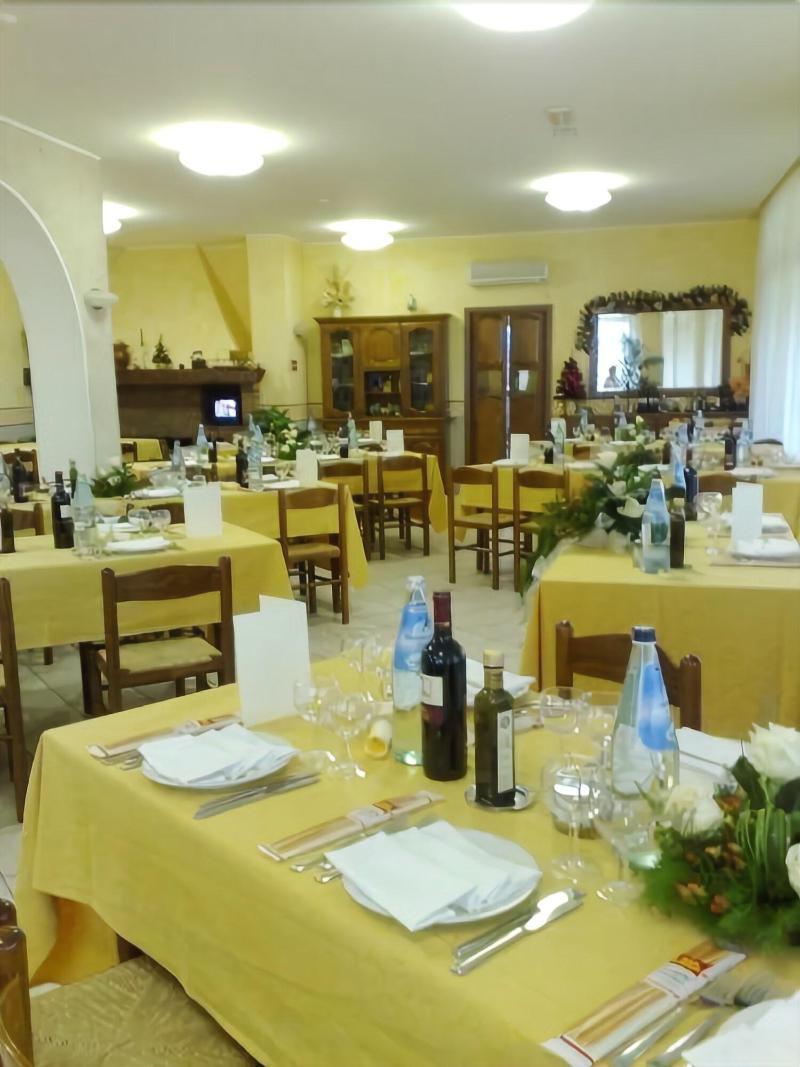 Hotel Tiziana Montepulciano Stazione Extérieur photo