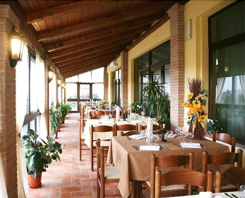 Hotel Tiziana Montepulciano Stazione Extérieur photo