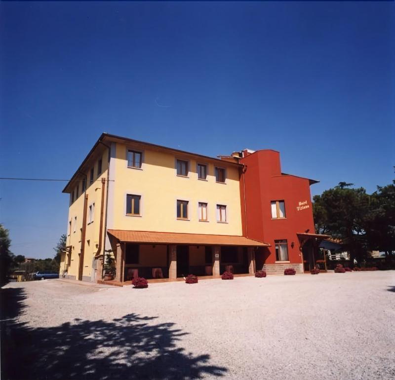 Hotel Tiziana Montepulciano Stazione Extérieur photo
