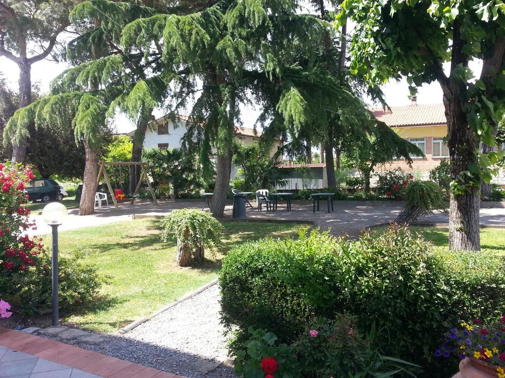Hotel Tiziana Montepulciano Stazione Extérieur photo