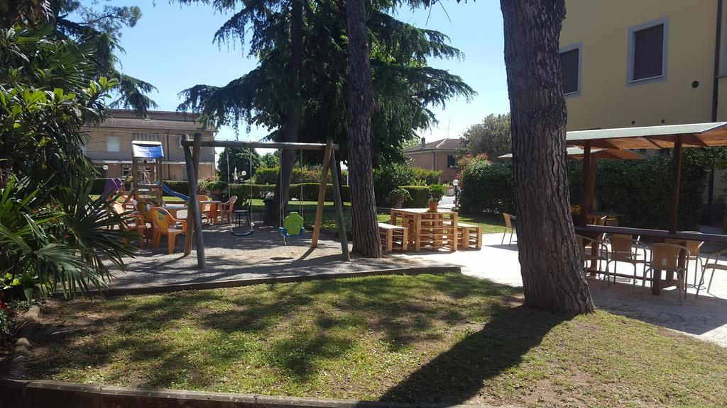 Hotel Tiziana Montepulciano Stazione Extérieur photo