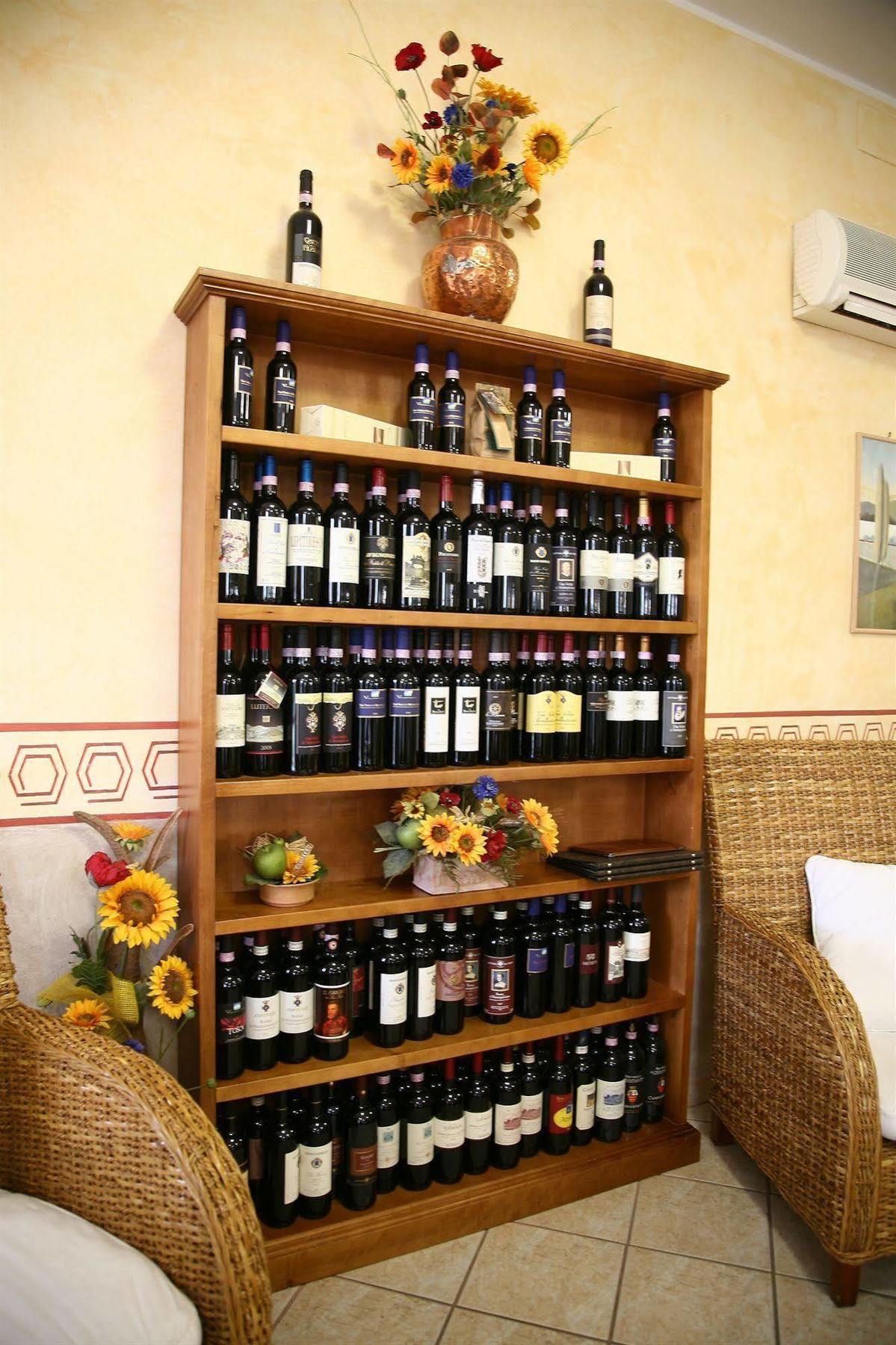 Hotel Tiziana Montepulciano Stazione Extérieur photo