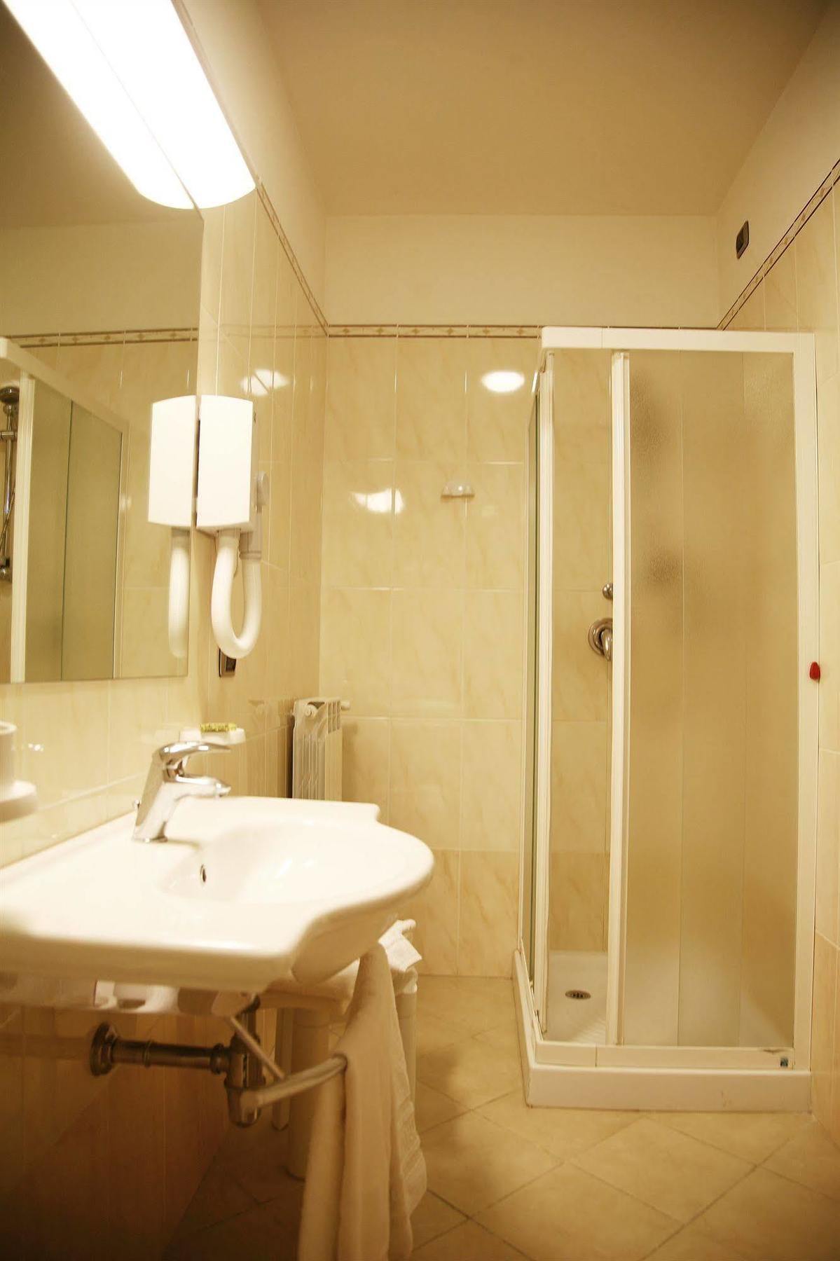Hotel Tiziana Montepulciano Stazione Extérieur photo