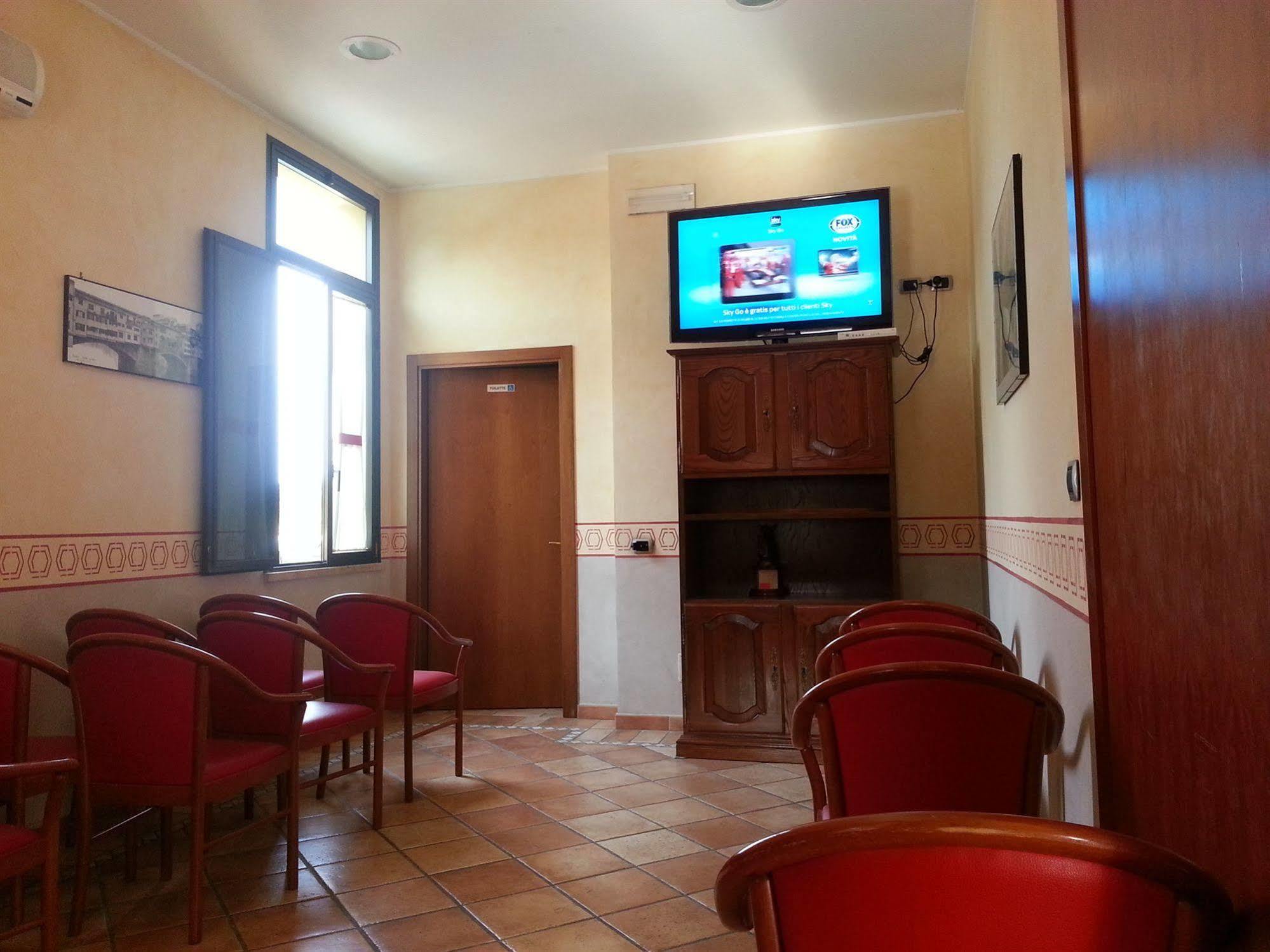 Hotel Tiziana Montepulciano Stazione Extérieur photo