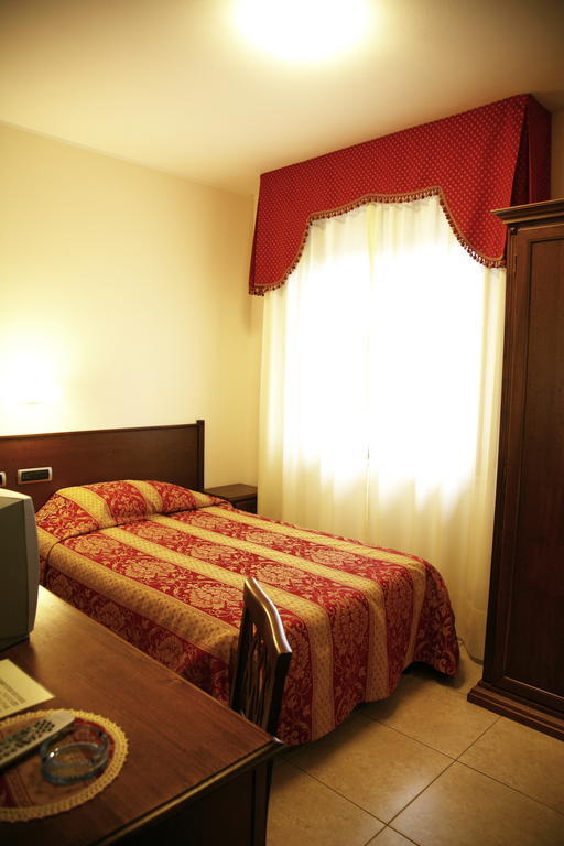 Hotel Tiziana Montepulciano Stazione Chambre photo