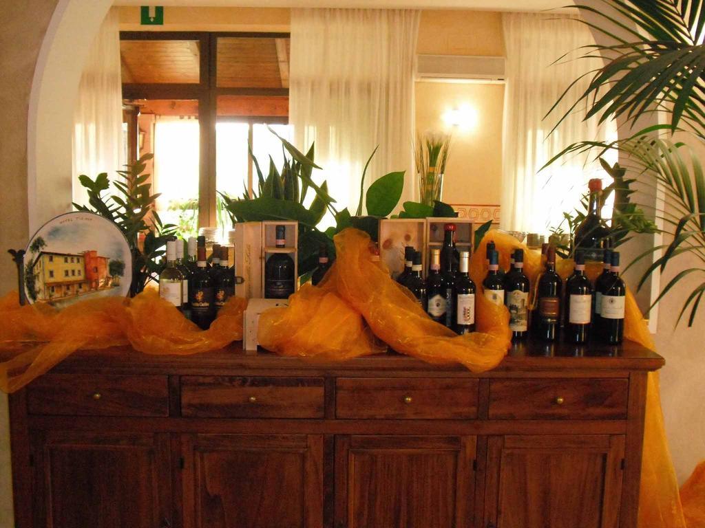 Hotel Tiziana Montepulciano Stazione Extérieur photo
