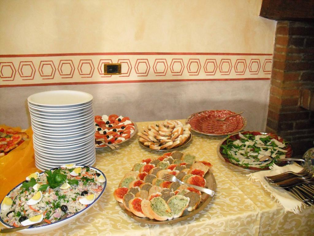 Hotel Tiziana Montepulciano Stazione Extérieur photo